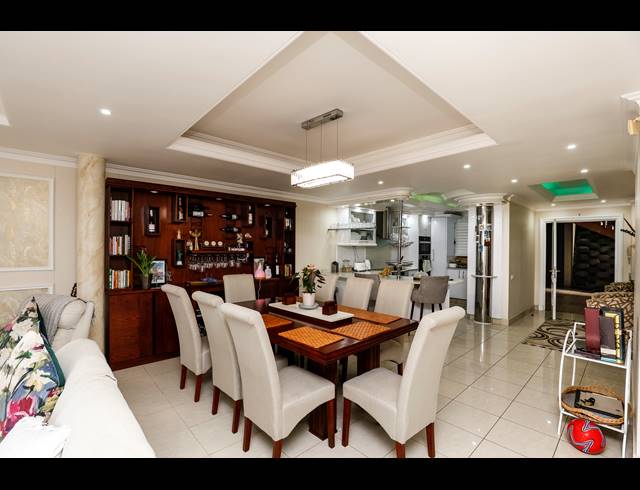 3 BEDROOM APARTMENT FOR SALE IN UMHLANGA CENTRAL